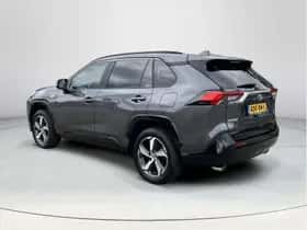 Toyota RAV4 (2021) thumbnail 3