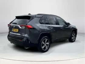 Toyota RAV4 (2021) thumbnail 5