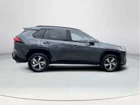 Toyota RAV4 (2021) thumbnail 6