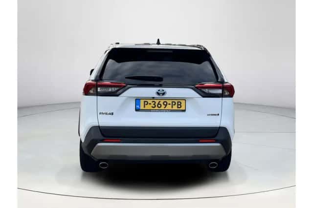 Toyota RAV4 (2022) thumbnail 4