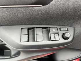 Toyota Yaris (2021) thumbnail 12