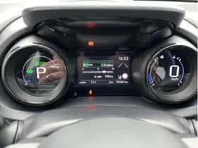 Toyota Yaris (2021) thumbnail 16