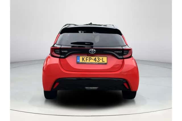 Toyota Yaris (2021) thumbnail 4