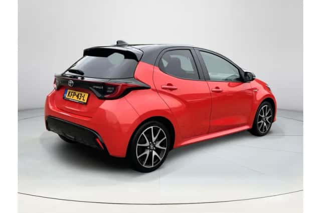 Toyota Yaris (2021) thumbnail 5
