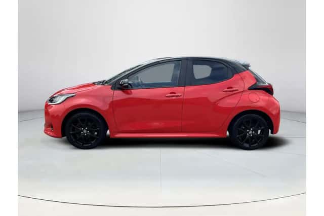 Toyota Yaris (2022) thumbnail 2