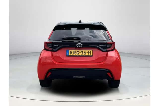 Toyota Yaris (2022) thumbnail 4