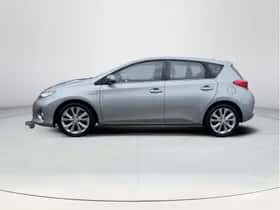 Toyota Auris (2014) thumbnail 2