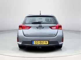Toyota Auris (2014) thumbnail 4