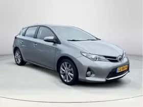 Toyota Auris (2014) thumbnail 7