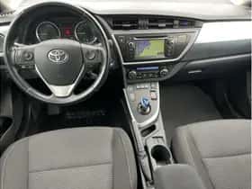 Toyota Auris (2014) thumbnail 10