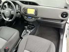 Toyota Yaris (2018) thumbnail 11