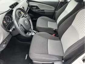 Toyota Yaris (2018) thumbnail 12