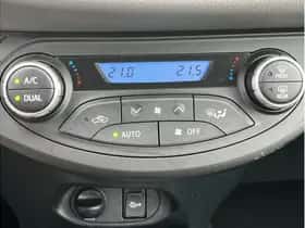 Toyota Yaris (2018) thumbnail 16