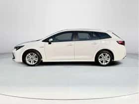 Toyota Corolla (2021) thumbnail 2