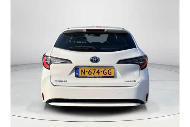 Toyota Corolla (2021) thumbnail 4