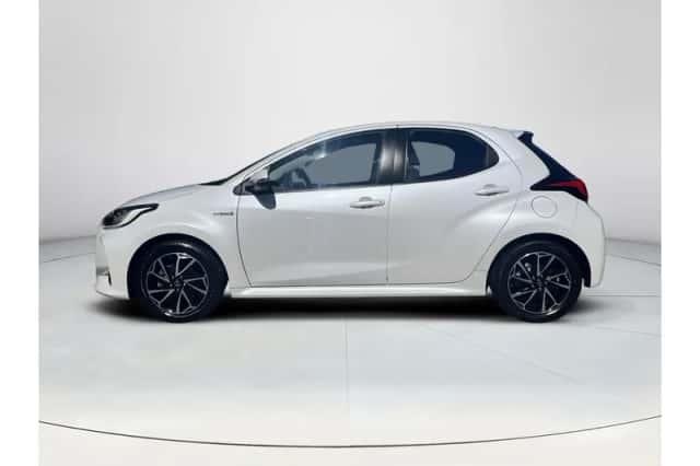 Toyota Yaris (2021) thumbnail 2