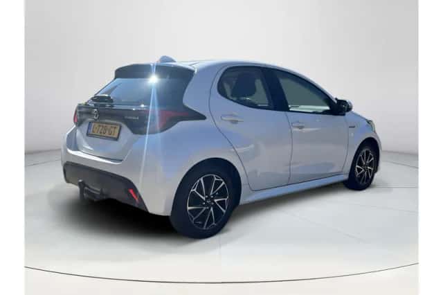 Toyota Yaris (2021) thumbnail 5
