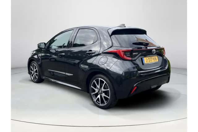 Toyota Yaris (2020) thumbnail 3