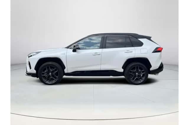 Toyota RAV4 (2024) thumbnail 2