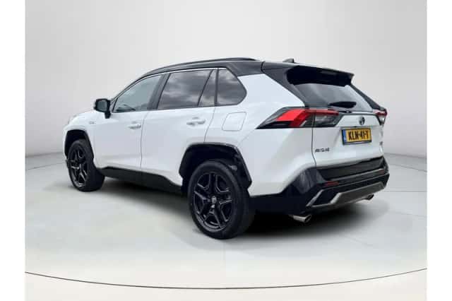 Toyota RAV4 (2024) thumbnail 3