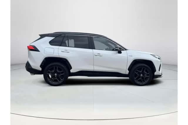 Toyota RAV4 (2024) thumbnail 6