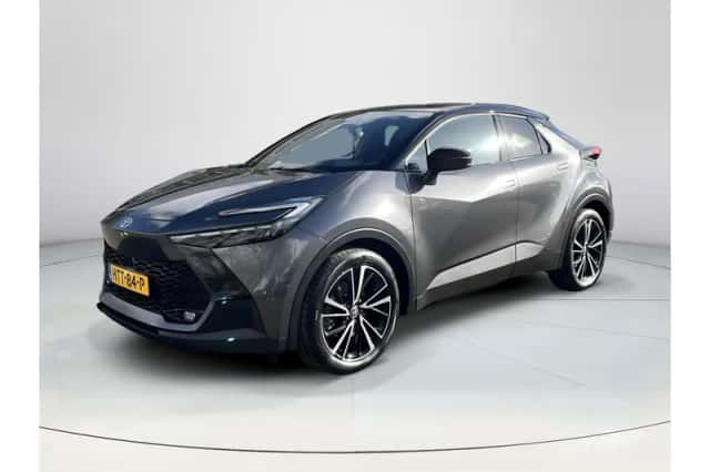 Toyota C-HR (2025) thumbnail 1