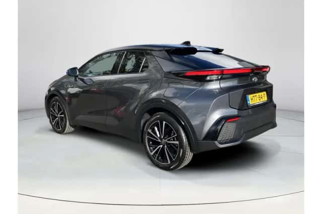 Toyota C-HR (2025) thumbnail 3