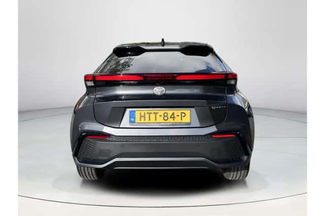 Toyota C-HR (2025) thumbnail 4