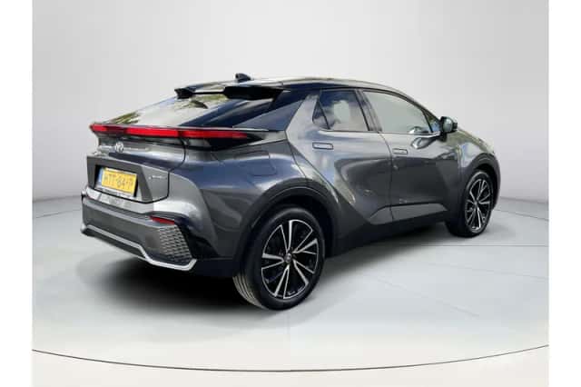 Toyota C-HR (2025) thumbnail 5