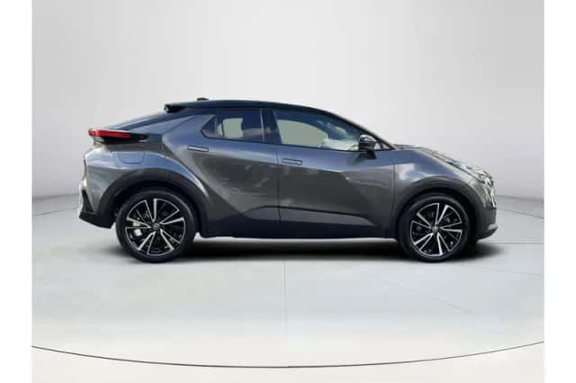 Toyota C-HR (2025) thumbnail 6