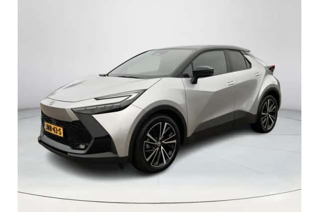 Toyota C-HR (2024) thumbnail 1