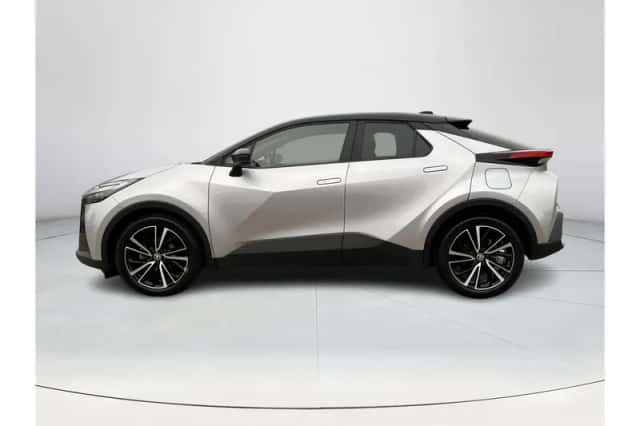 Toyota C-HR (2024) thumbnail 2