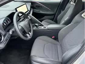 Toyota C-HR (2024) thumbnail 12