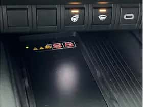 Toyota C-HR (2024) thumbnail 17
