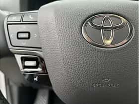 Toyota C-HR (2024) thumbnail 18