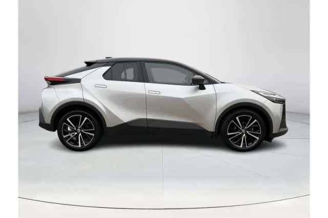 Toyota C-HR (2024) thumbnail 6