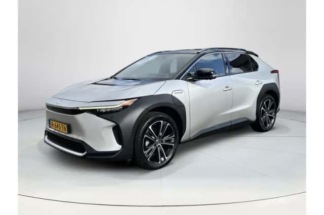 Toyota bZ4X (2022) thumbnail 1