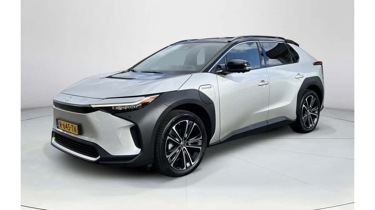 Toyota bZ4X (2022) — foto 1