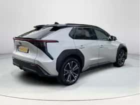 Toyota bZ4X (2022) thumbnail 5
