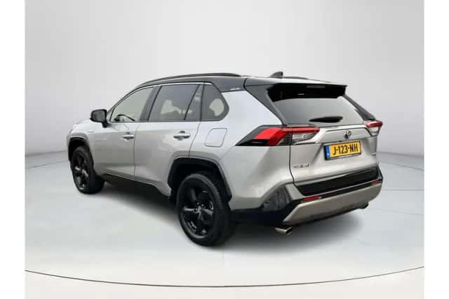 Toyota RAV4 (2019) thumbnail 3