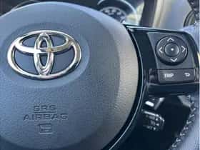 Toyota Yaris (2018) thumbnail 18