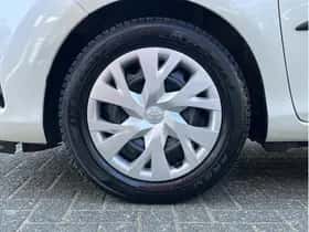 Toyota Yaris (2018) thumbnail 9