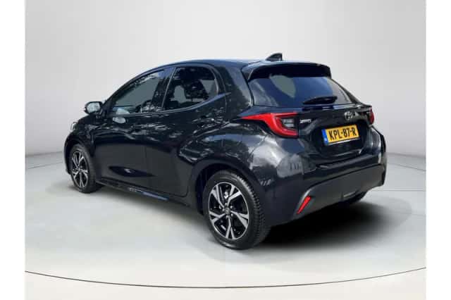 Toyota Yaris (2025) thumbnail 3