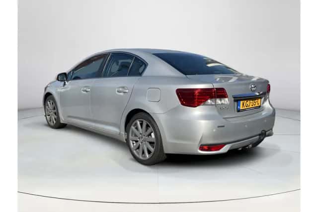 Toyota Avensis (2014) thumbnail 3