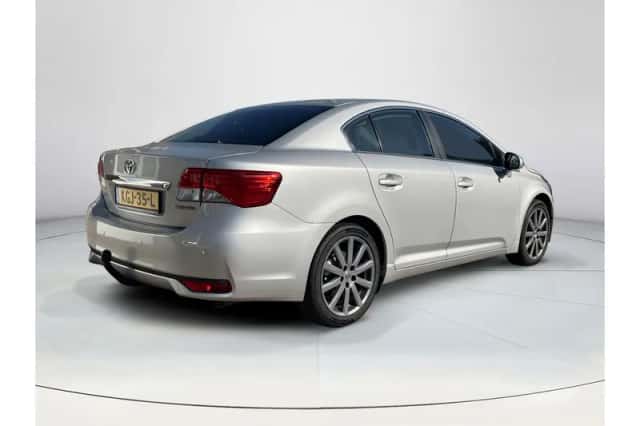 Toyota Avensis (2014) thumbnail 5