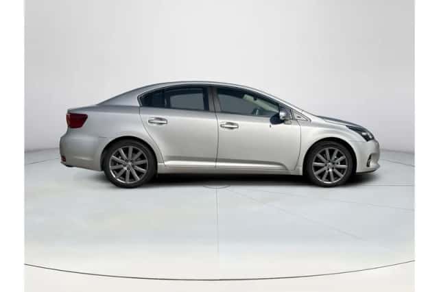 Toyota Avensis (2014) thumbnail 6