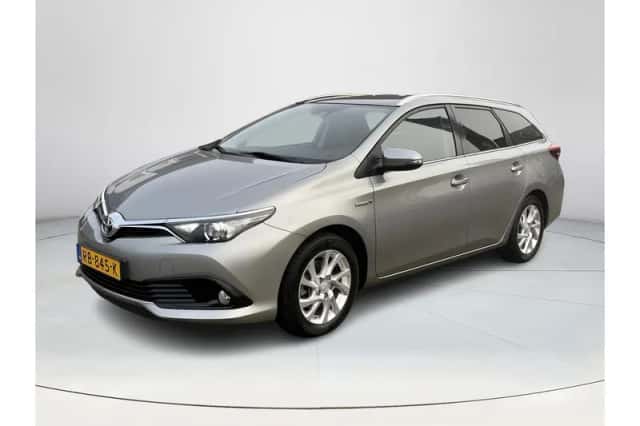 Toyota Auris (2017) thumbnail 1
