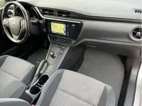 Toyota Auris (2017) thumbnail 11