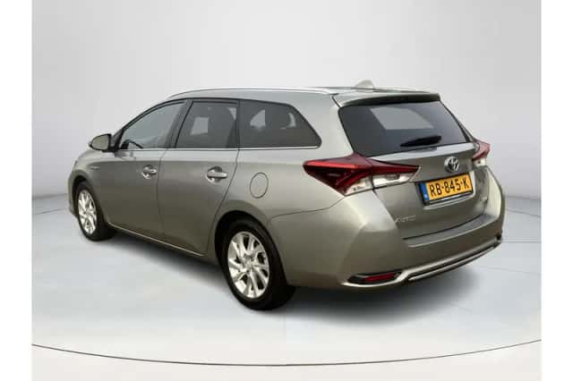 Toyota Auris (2017) thumbnail 3