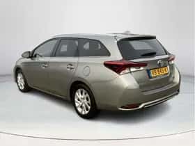 Toyota Auris (2017) thumbnail 3